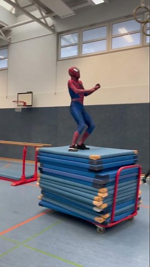 The floor is lava challange with spider Gwen #shorts