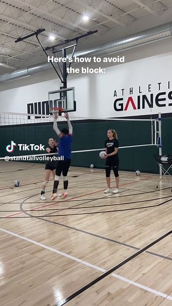 Mastering the Art of Reading Volleyball Blockers