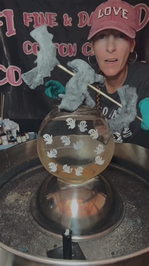 Halloween Cotton Candy! 🦇 🐈‍⬛ #cottoncandyart #cottoncandymaking #halloween #blackcat #hocuspocus