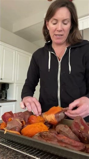 Sweet potatoes are the EASIEST for #babyledweaning 🍠