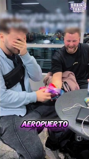 Se Compraron Camisetas Entre Ellos Para Usarlas En El Aeropuerto‼️