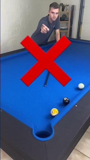 Pool lesson: how a beginner vs an expert would play this shot ❌✅ Are you an expert? #billiards