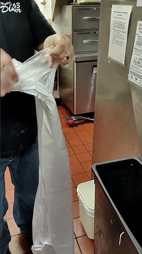how to install a trash bag in garbage can