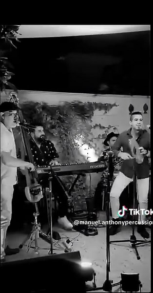 #liveperformance #tiktok #uae #entertainment #cuban #percussion #happy #dubai #dxb #cubanband #musician #cubanosporelmundo #cubanmusic #piano #bajo #sax #viral #percussionist #cubanflavor #sabor #band #flavor #tiktokdubai #video