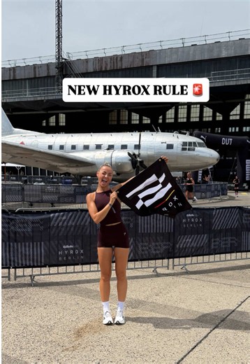 Fair rule or unnecessary? 🤔 HYROX introduced a new rule for Doubles. During every workout station, the resting athlete must stay on their feet. No sitting, kneeling, lying down, or touching the floor with any part of the body. Do you think this makes racing fairer, or is it unnecessary? Comment! And follow me for more Hyrox tips you don’t find anywhere else ❤️‍🔥🙏🏼 #hyroxrace #hyroxtips #hyroxathlete #hyroxrule #strongwomen