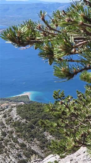 Escape to Croatia's stunning beaches where every wave tells a story! 🌅Whether you crave family-friendly fun or a serene escape, there's a perfect spot waiting for you: https://croatia.hr/en-gb/beaches 🏖️ 🎥 mirytiuk #CroatiaFullOfLife | Croatia Full of life