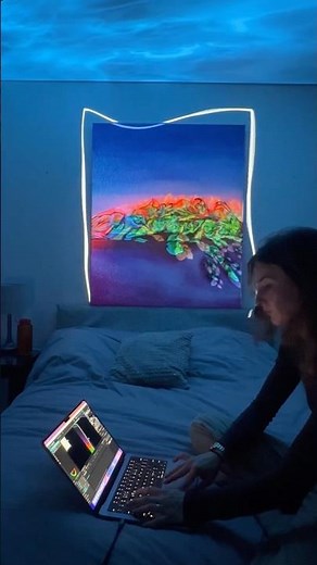 Bedroom mapping my winter artwork “Tignes” ⛷️👩‍💻#immersivevisuals #projectionmapping