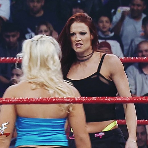 Lita vs. Molly Holly Showdown on WWF RAW 2001