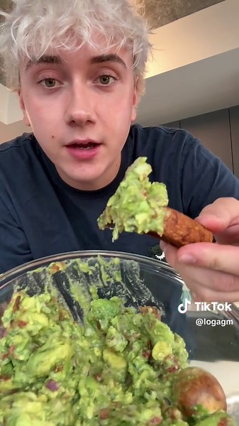 Delicious Chicharrones Recipe with Guacamole