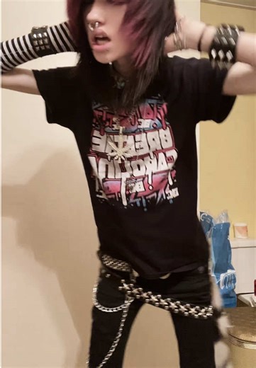 Me wearing my pants so low so I look like I don’t have the shortest squarest torso ever #emo #2000s #scenekid #emoboy #y2k