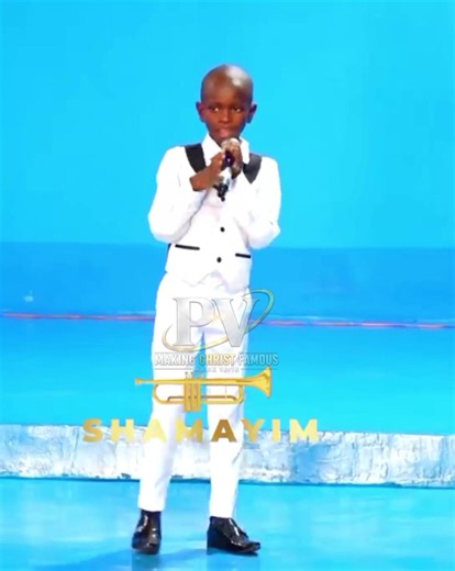 Young Boy Delivers Powerful Gospel Praise That Stuns the Crowd