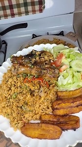Arroz con pollo 🇩🇴 chicken and rice #dominicanfood #food #dominicanrepublic #comidadominicana #foodie #foodporn #republicadominicana #gastronomiadominicana #instafood #dominican #dominicanosoy #comidacriolla #meencantard #yummy #instagood #chicharron #comidarica #foodlover #delicious #mofongo #rd #caribbeanfood #almuerzo #latinfood #nyc #comida #dominicanchef #miami #nyc#bronx | Ileana Dominguez