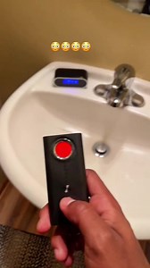 Find hidden camera in the hotel #travel #camfind #foryou #fun #fyp #viral #selfdefensetools #selfdefenseforwomen #safety #safetytips #safetools #hiddencamera #camfindhotel #camera #protection #hotel #spycam #hiddencameradetector #gadgets #airbnb #spycamhotel #spycamderecter #travelsafe | FourTwenty Club
