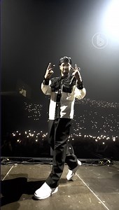 14K views · 220 reactions | On était avec Soolking à Bercy et c’était magnifique ! 朗 L’artiste a offert un show exclusif à l’Accor Arena devant ses fans. Une grande célébration avec des invités de marque et des prestations incroyables. Après un Bercy complet, Soolking sera cet automne en tournée de Zénith dans toute la France et à Bruxelles ! ✈️ | Booska-P | Facebook
