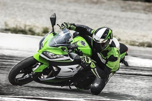 Kawasaki Ninja 300 Specs, Top Speed, and Review