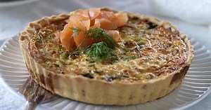 Paj med purjo och kallrökt lax