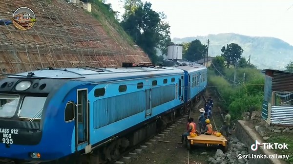 Class S12 Special Train at Bandarawela 🚂😍 #srilankarailway #trainvideo #foryou #srilanka #bandarawela #classs12 #srilankan_tik_tok🇱🇰 #trnding #trainjourney