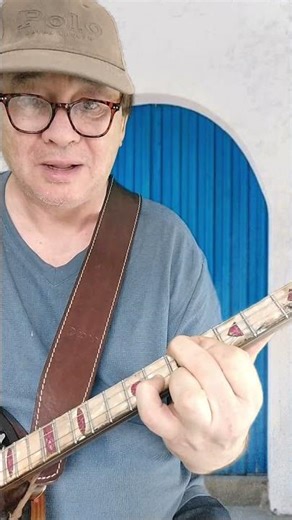 Tenor banjo with a simple harmonic pattern to accompany a soloist (Tutorial 28)
