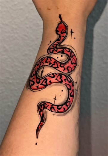 Discover the Art of Temporary Tattoos Similar to Henna