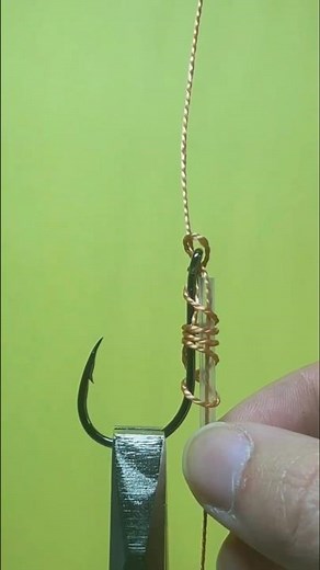 The Ultimate Guide to Tying Fishing Hooks (Tips & Techniques)