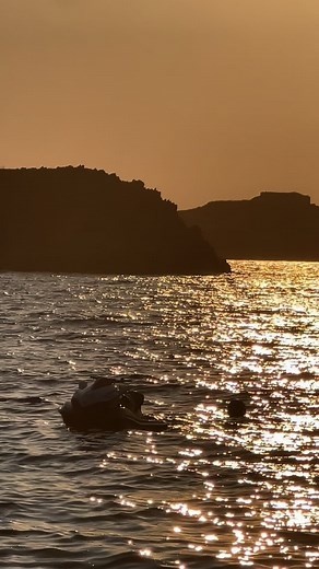 Cala del Faro #sunset #goldenhour #sealover #sea #soul #actress #annasafroncik #august | Anna Safroncik Official