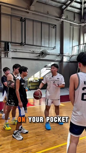 Mastering the Pocket Pass in Basketball
