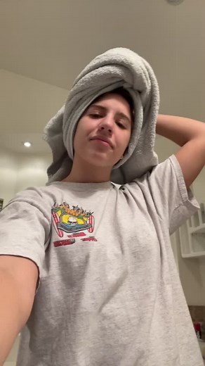 a lot of people have been asking how i do my hair sooooo