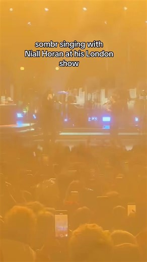 Surprise Duet With Niall Horan at London Show