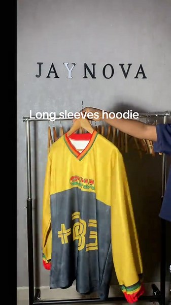 Long sleeves hoodie styling ideas