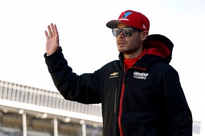 Kyle Larson crashes out of NASCAR Atlanta race after bad block, contact with SVG