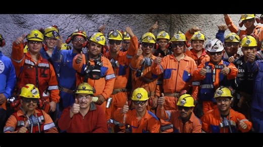 En La Cantera Desarrollos Mineros celebramos con orgullo 19 años de historia, compromiso y crecimiento. Han sido casi dos décadas de trabajo constante, innovación y, sobre todo, del esfuerzo de cada una de las personas que forman parte de esta gran familia. 👷‍♀️👷‍♂️💛 A lo largo de estos años hemos enfrentado retos, alcanzado metas y consolidado nuestra presencia en la industria minera, siempre guiados por nuestros valores y el compromiso con la seguridad, la calidad y el bienestar de nuestras