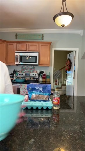 Delicious Holiday Pecan Pie Baking Tutorial