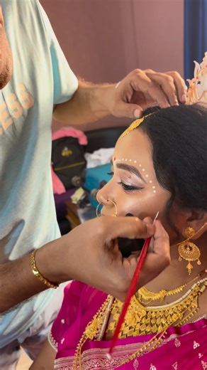 Arjun Das make-up artist on Instagram: "Wedding makeup review Following @highlight NARS Cosmetics M·A·C Cosmetics TEMPTU #bridaljewellery #likeforlikes #wedding #makeupartist #reception #turkey #tutorial #hairstyle #makeup #WestBengal"