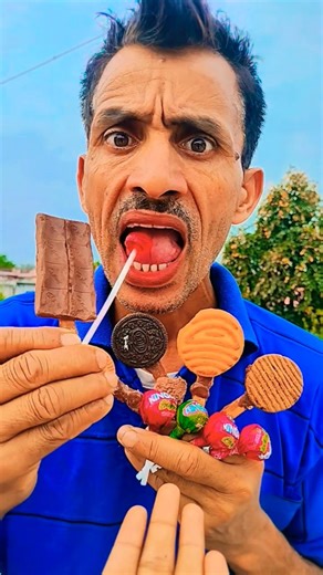 Oreo Dhoni biscuit 🍬🍪 aur Kitkat chocolate🍫 #tigerglucose#5star#barone#butterscotch#50=50#shortfeed