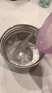 Our stainless steel insulated food container is the perfect companion for rainy day lunches! Just pre-heat with hot water, pack your delicious food, and take it on the go! Purchase one now in our link in bio! | Bentgo