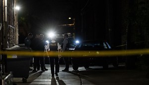 4 wounded, including 2 teens, in Austin shooting: police
