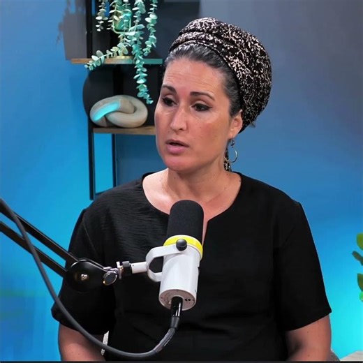 The concept of Neurofeedback Brain Training explained by the neuroscientist Rachel Langford.