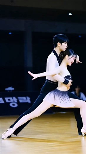 얼음의 숨결 - 시네마틱 댄스8K 리얼리즘, 얼음 위에 피어난 감 정의 예술#8k리얼리즘 #カピバラさん #sports #tranding#shorts#figureskating