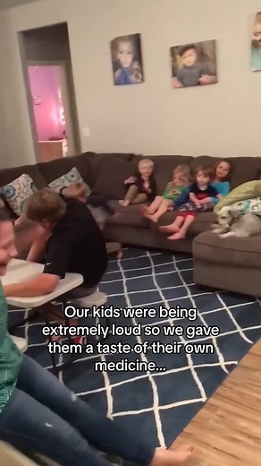 Quand les parents décident d'imiter leurs enfants qui jouent... 😂 #momes | Momes