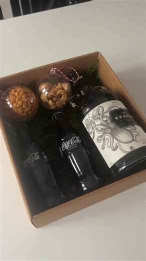 The Gift Oracle on Instagram: "We’ve elevated gifting their favourite tipple but adding fillable baubles filled with all their favourite snacks! A Christmassy twist they will really appreciate! #GiftIdeas #christmasgiftideas #curatedgifts #giftsforhim"