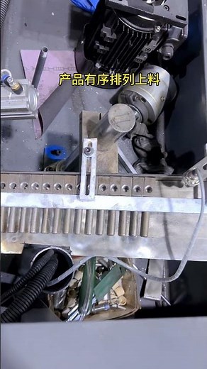 Fully automatic tapping machine cooperates with hoist to realize automatic feeding and transmission