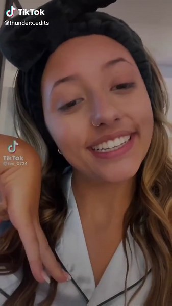 Feliz Cumpleaños Tardío, Lex: Celebrando a Nuestra Amiga