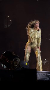 66K views · 2.8K reactions | I can’t stop watching this 﫢There’s no doubt that Beyoncé delivers perfect LIVE vocals, she even makes a point to pause mid-song to say hi to Jones beyhive (whoever you are- YOU WON!) 磊 Beyoncé #beyhive #beyonce #concert #vocals #live #singer | Thehaleyhive | Facebook