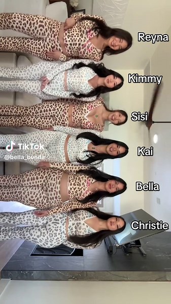 All of my favorite friends in one place @Rocket Reyna @kimmy 🖤 @sisi @Peachy @ChristieMcFit on IG