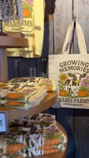 Welcome to the Maris Farms Gift Shop! ✨ From farm-fresh goodies to playful keepsakes, you’ll find the perfect treasures to remember your day on the farm during our Sunflower Days! 🌻 Whether it’s a cozy sweatshirt, a fun toy for the kids, or one of our exclusive Gene the Cow graphic tees, there’s something for everyone! 🐮🎁 Be sure to swing by and take home a little piece of Maris Farms before you head out! But don’t wait too long, favorites go fast, and once they’re gone, they’re gone! 💨 🎟️ 