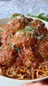 Homemade Meatballs and Sauce #homemade #meatballs #easyrecipes #easydinnerideas