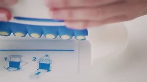 Kennt ihr unsere #Teigpresse schon? Damit sind tolle Sommer-Snacks ganz leicht selbst gemacht und werden schön gleichmäßig. Gnocchi, Kroketten, Cevapcici oder Grissini u.v.m. gelingen perfekt! Die Teigpresse gibt es gerade zum Sonderpreis auf deiner #Tupperparty! Ein leckeres #Rezept für knusprige #Grissini findet ihr im aktuellen Leaflet: https://goo.gl/rbRsuU #machparty #partysnacks #fingerfood | Tupperware Österreich