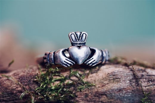 Bague Cœur Claddagh en Argent – Bijou Artisanal d’Amitié, de Loyauté et d’Amour | Kaali Boutique LTD - Etsy France