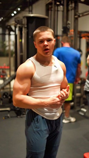 Proper Lat Pulldown Technique for Maximizing Back Engagement