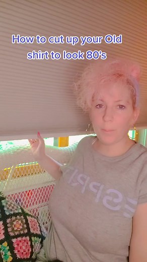 DIY 80's Shirt: Transform Old Tees with This Easy Cut